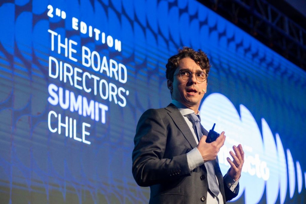 Caio de Oliveira, Gerente para Sustentabildiad y Gobierno Corporativo de la OCDE, fue el encargado de dar inicio a la primera sesión de la segunda edición del Board Director´s Summit 2023.